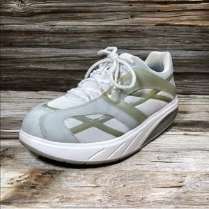 MBT Walk Physiological Footwear Size 5.5